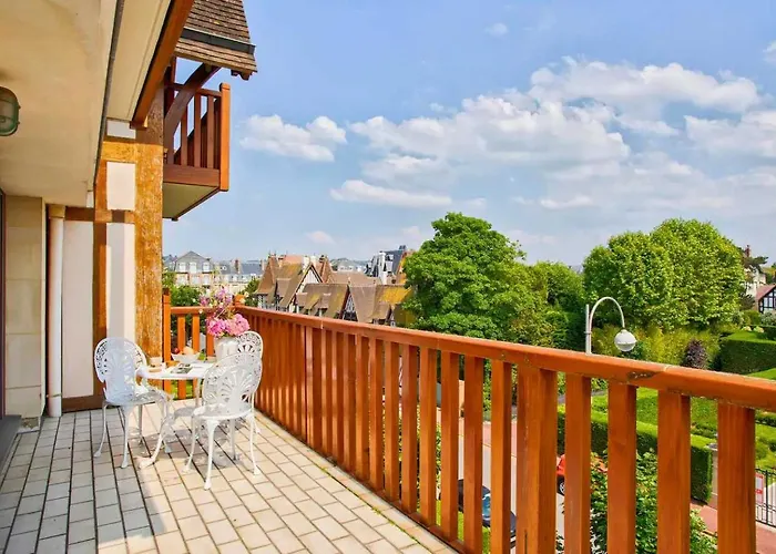 Charming W- Large Balcony - 2bd-4p -