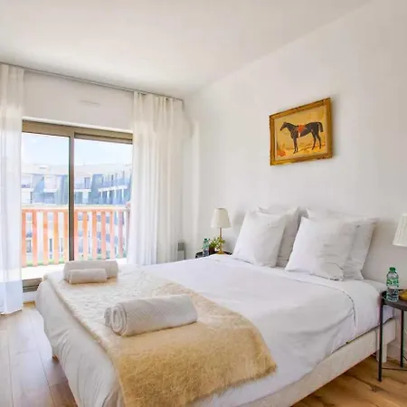 Charming W- Large Balcony - 2bd-4p -