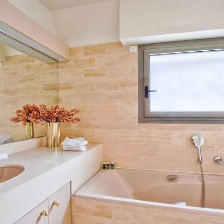 Charming W- Large Balcony - 2bd-4p - Appartamento