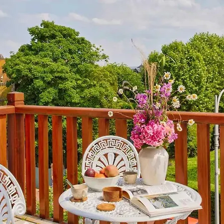 Daire Charming W- Large Balcony - 2bd-4p - *