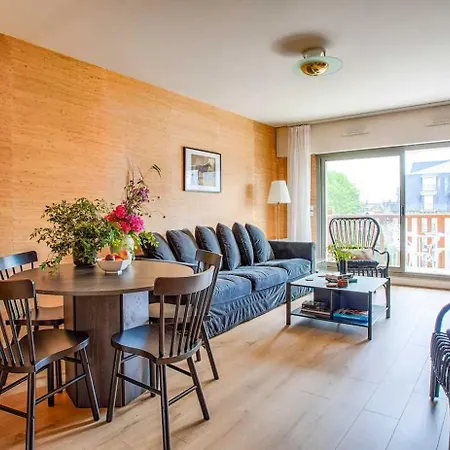 Charming W- Large Balcony - 2bd-4p - Apartment *