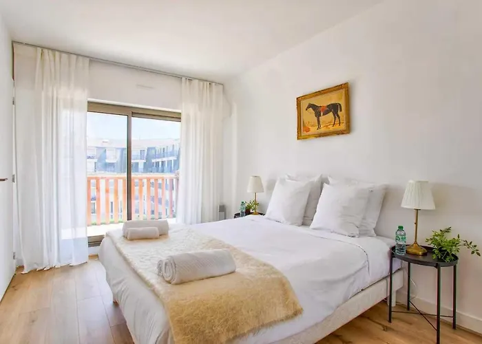 Charming W- Large Balcony - 2bd-4p -